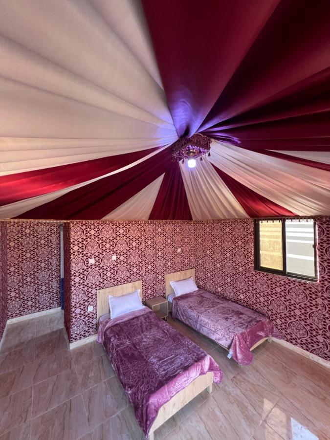 Raja Camp Hotel Wadi Rum Bagian luar foto